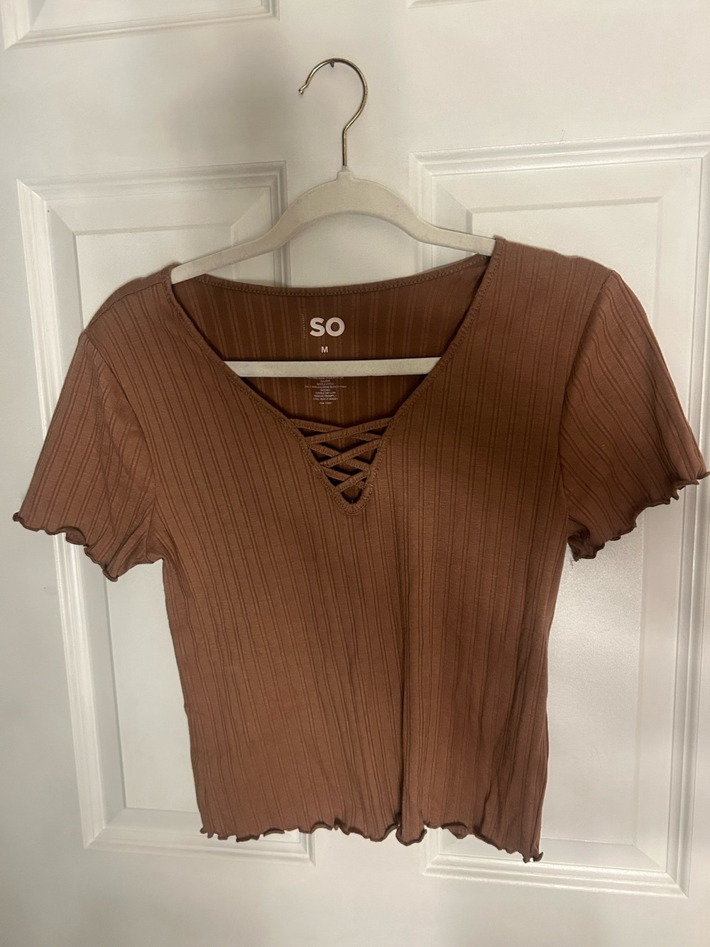 SO Women's Ribbed Lattice V-Neck Top in Brown